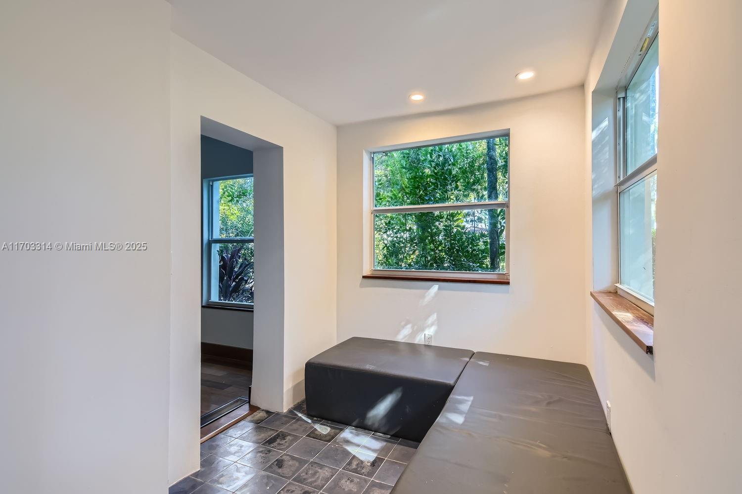 LA GORCE GOLF SUB - Residential