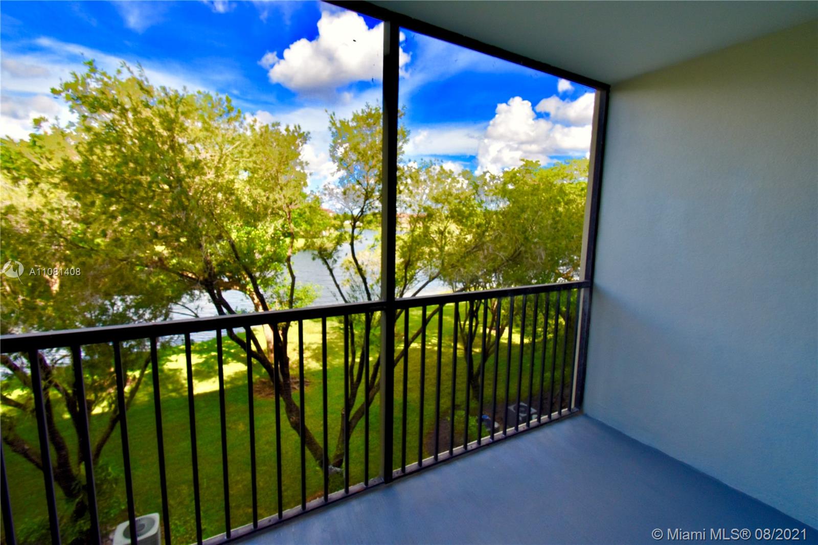 SUFFOLK AT CENTURY VILLAG - Residential