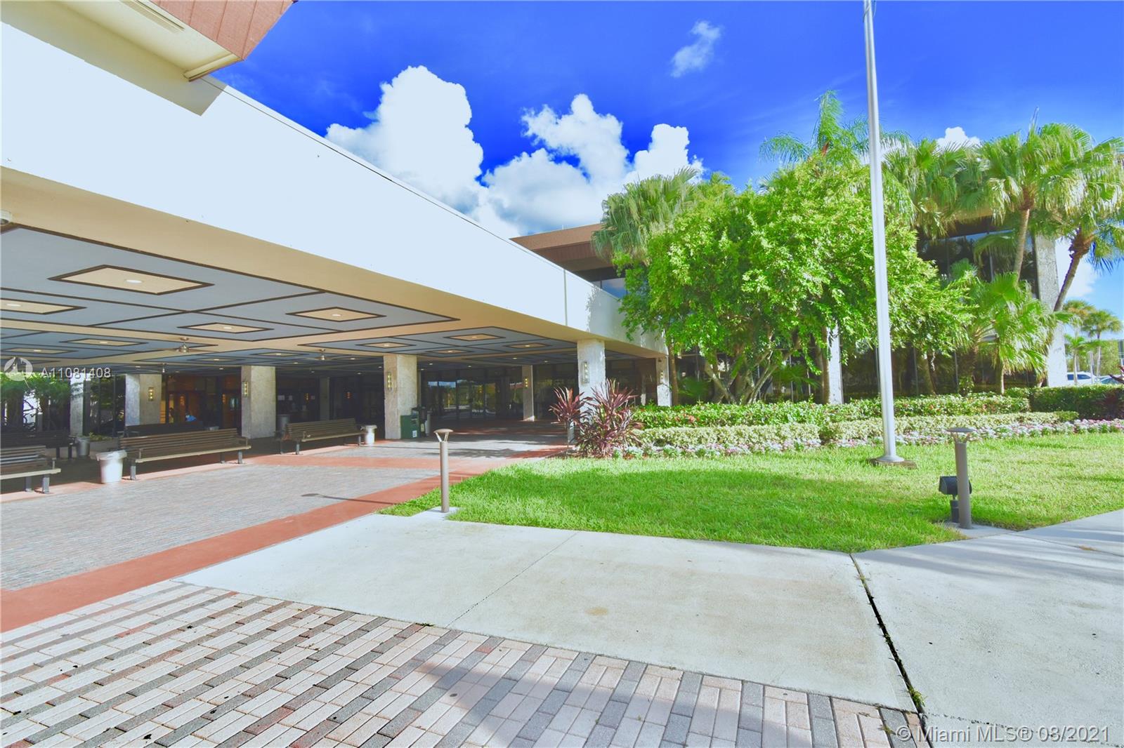 SUFFOLK AT CENTURY VILLAG - Residential