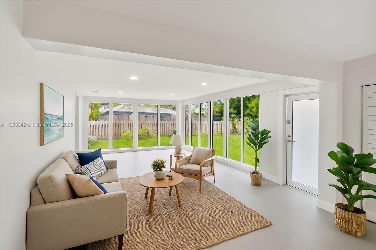 HOLLYWOOD - Residential