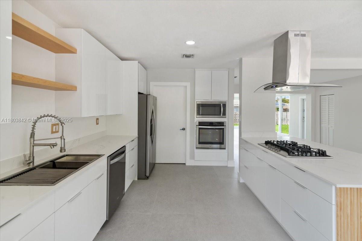 HOLLYWOOD - Residential