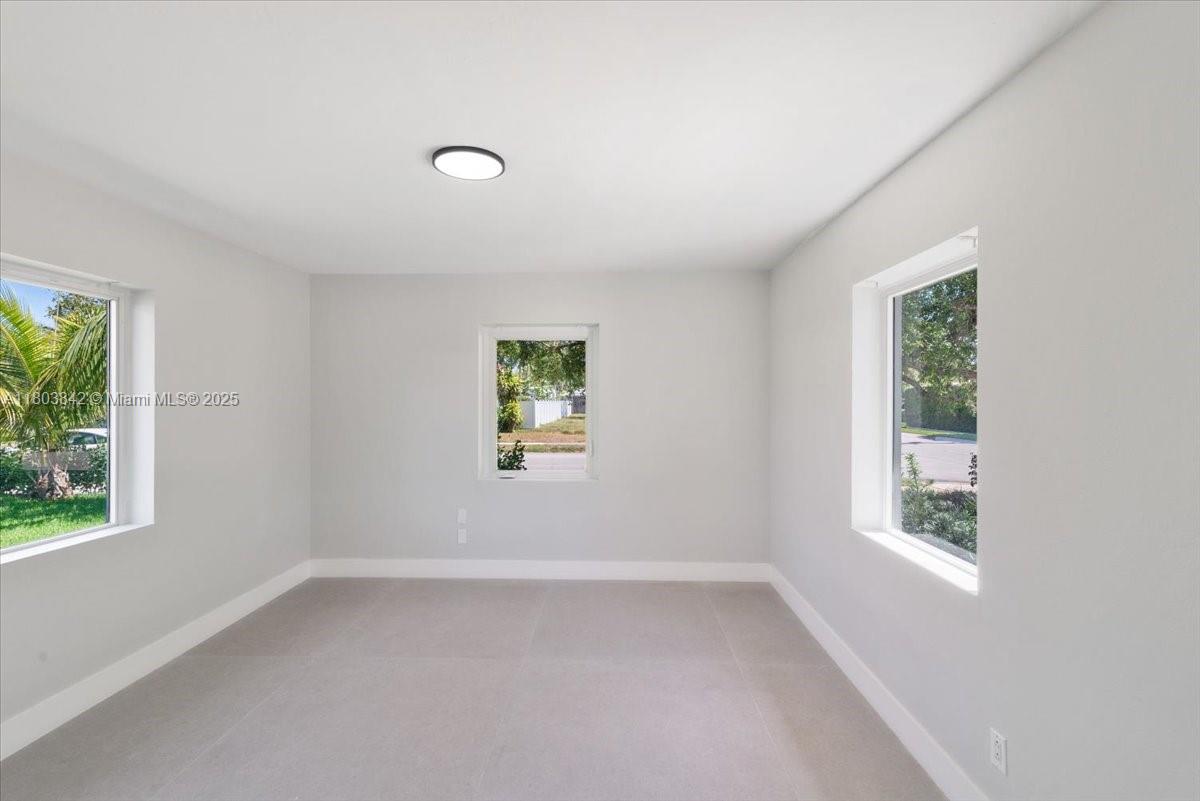 HOLLYWOOD - Residential