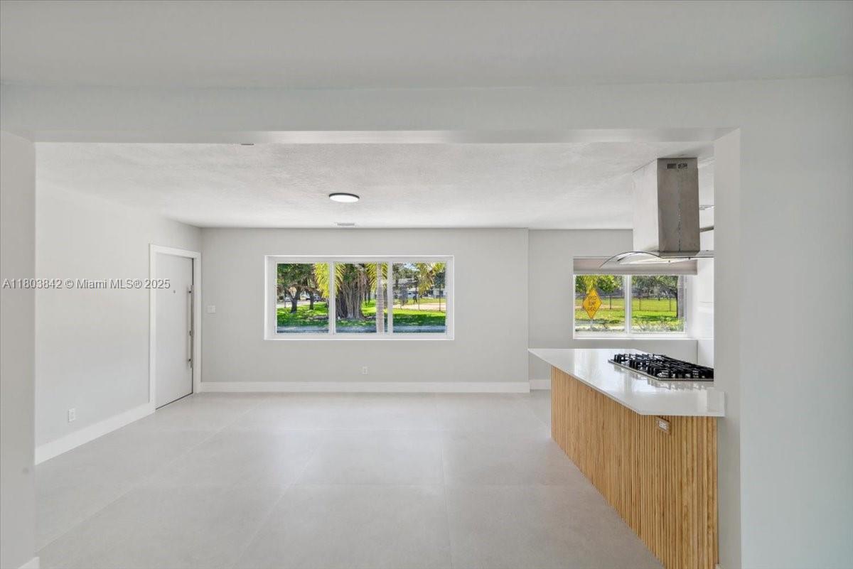 HOLLYWOOD - Residential