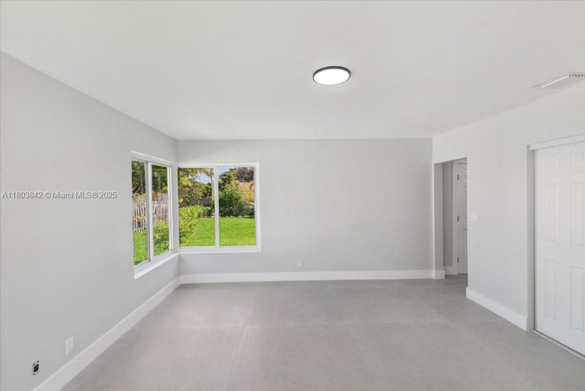 HOLLYWOOD - Residential