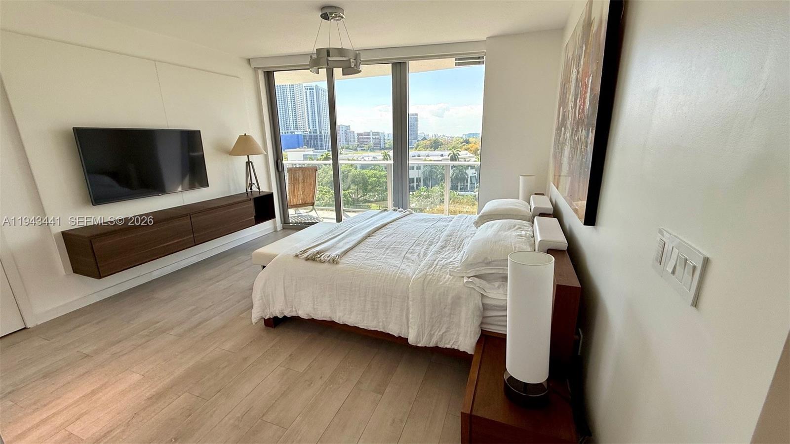 ARIA ON THE BAY CONDO - Residential