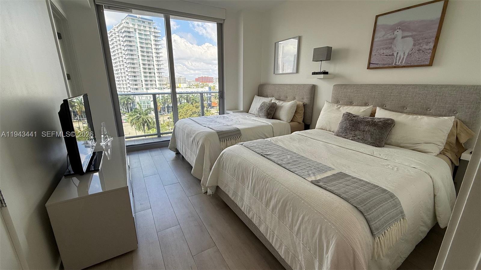 ARIA ON THE BAY CONDO - Residential