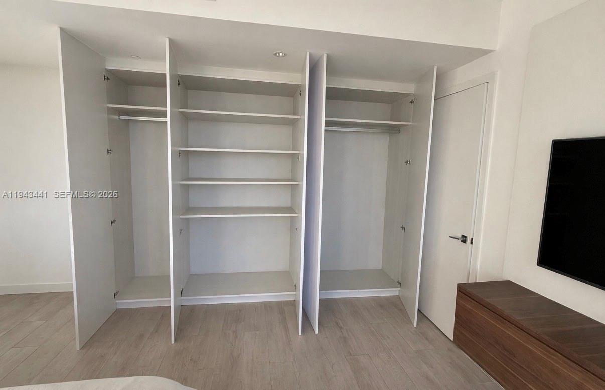 ARIA ON THE BAY CONDO - Residential