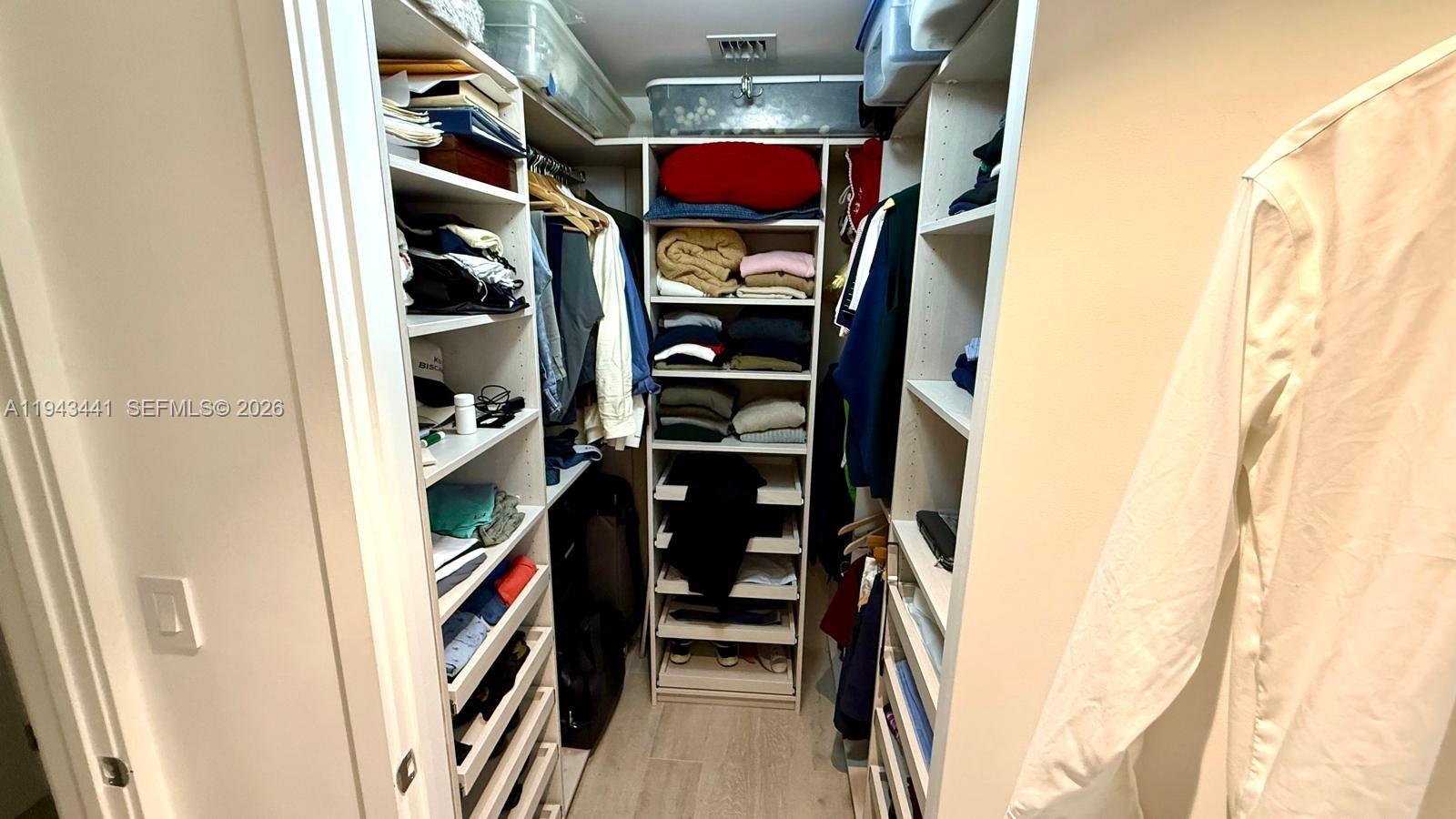 ARIA ON THE BAY CONDO - Residential