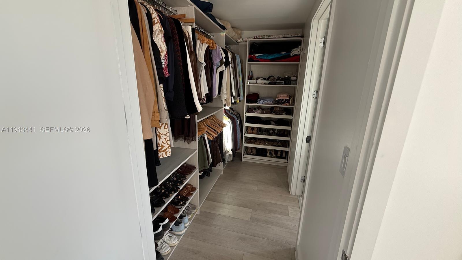 ARIA ON THE BAY CONDO - Residential