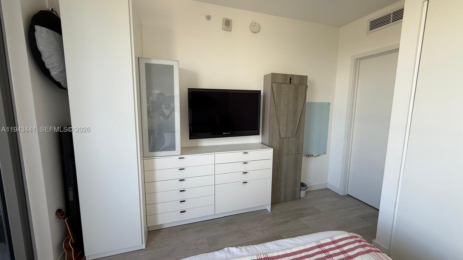 ARIA ON THE BAY CONDO - Residential