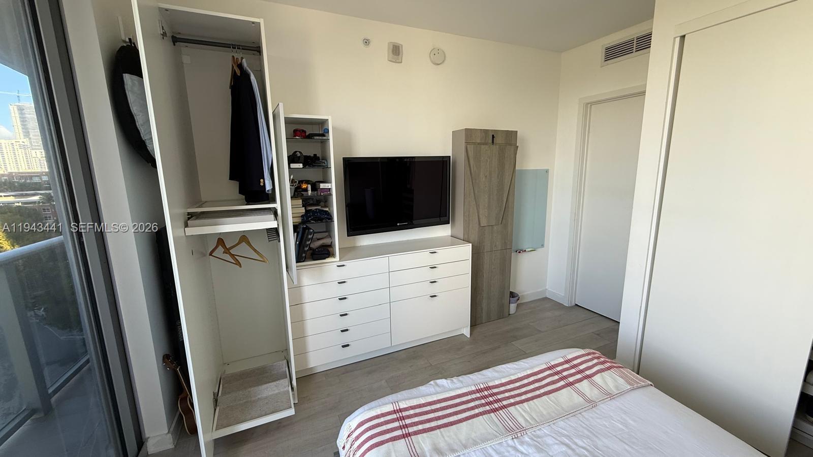 ARIA ON THE BAY CONDO - Residential