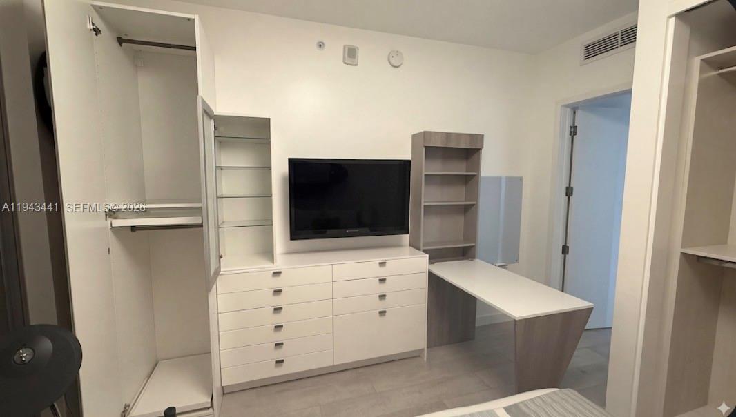 ARIA ON THE BAY CONDO - Residential