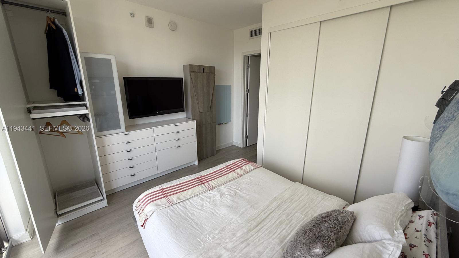 ARIA ON THE BAY CONDO - Residential