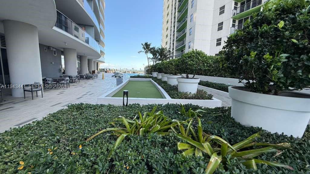 ARIA ON THE BAY CONDO - Residential