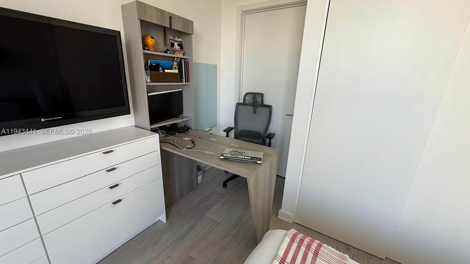 ARIA ON THE BAY CONDO - Residential