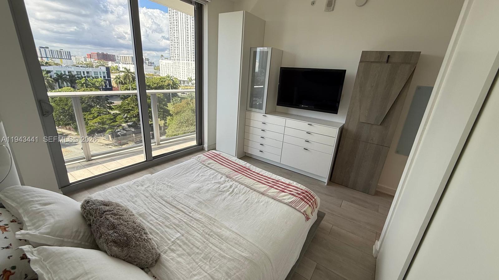 ARIA ON THE BAY CONDO - Residential