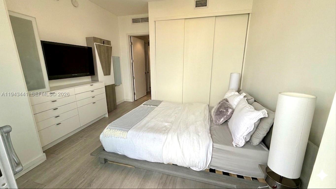 ARIA ON THE BAY CONDO - Residential