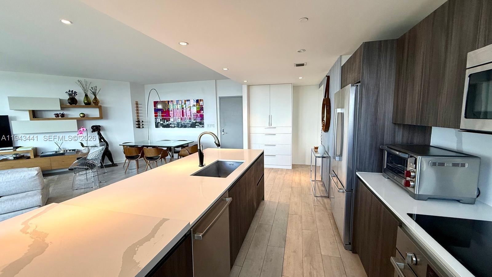 ARIA ON THE BAY CONDO - Residential