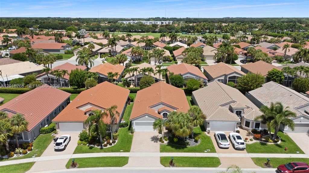 Photo of 7178 Haviland Circle, Boynton Beach, FL 33437 (MLS # A12016268)