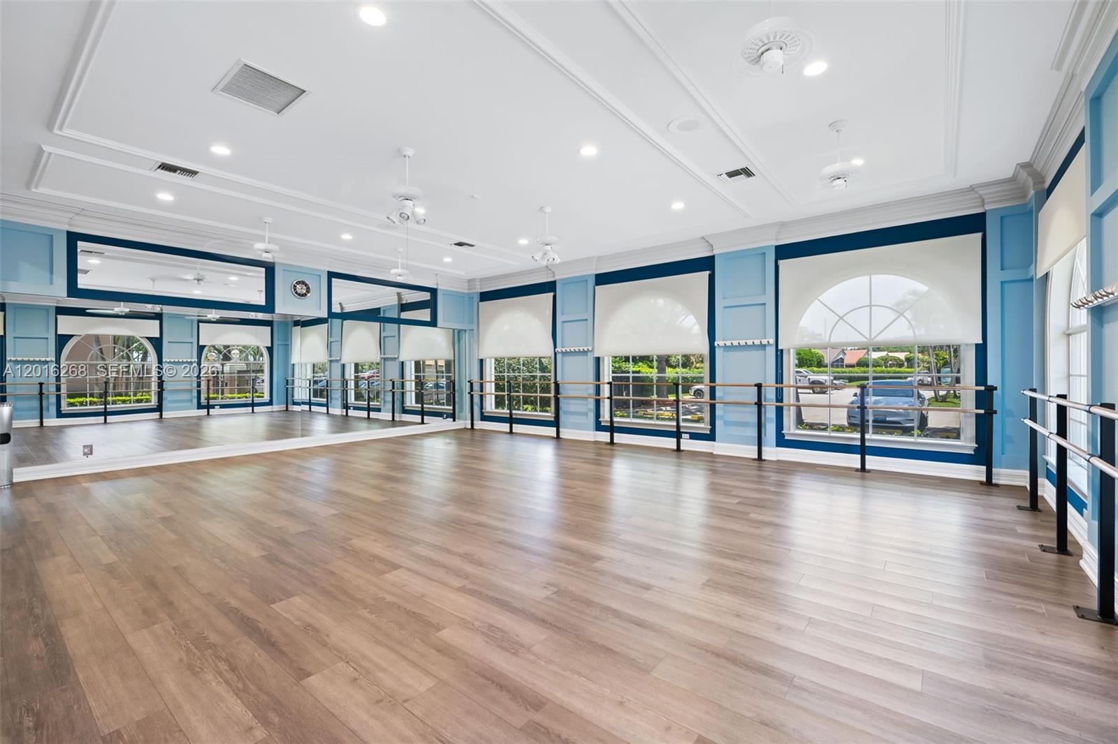 Limoge - The Cascades - Residential
