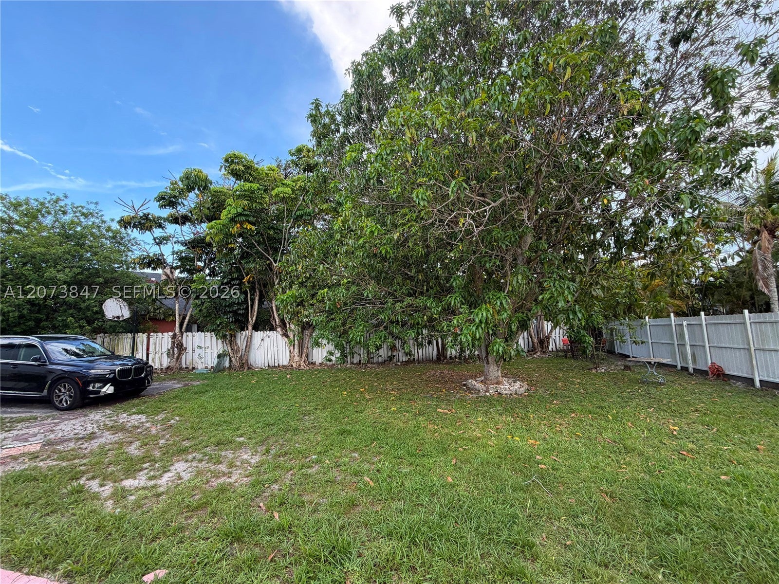 633 NE 204th Ln 633