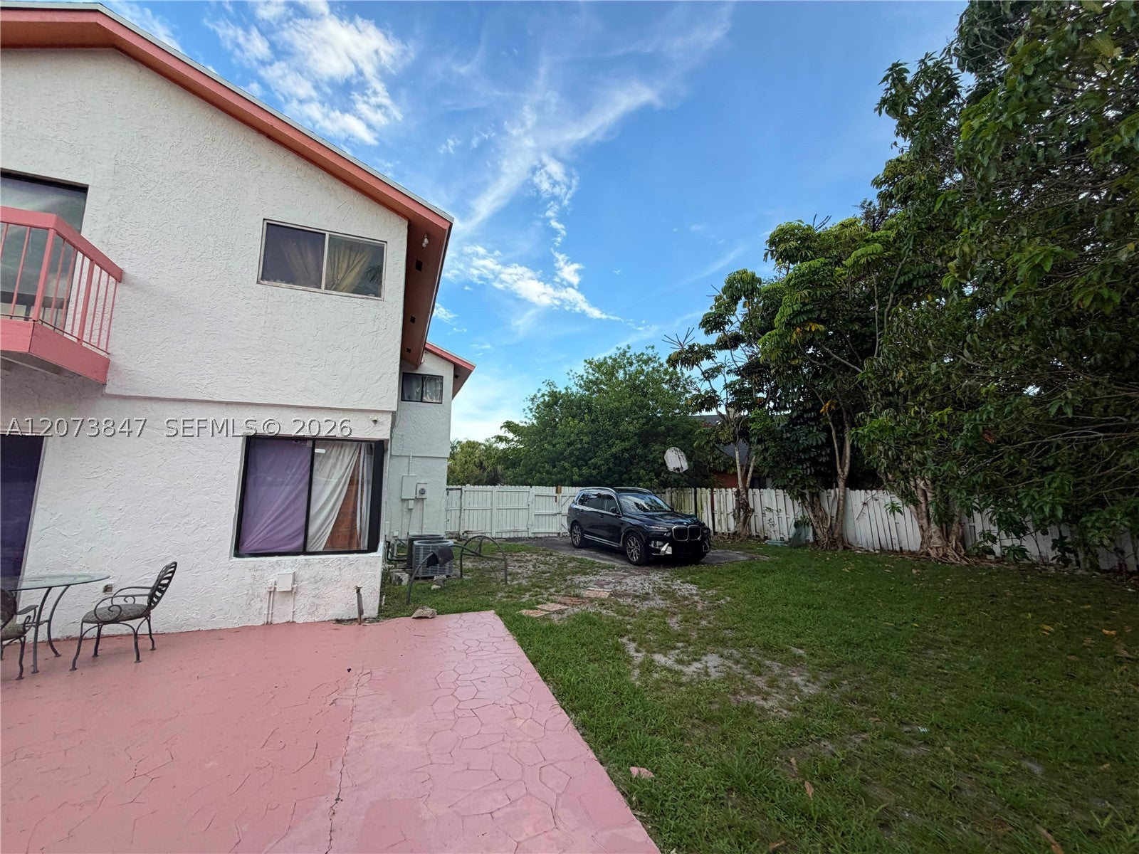 633 NE 204th Ln 633