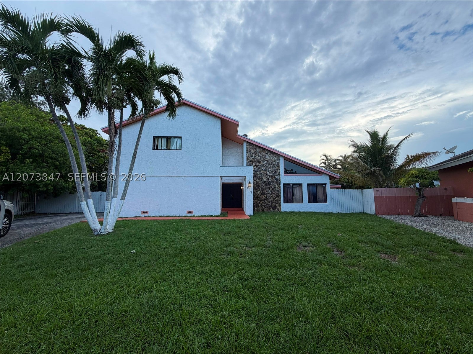 633 NE 204th Ln 633