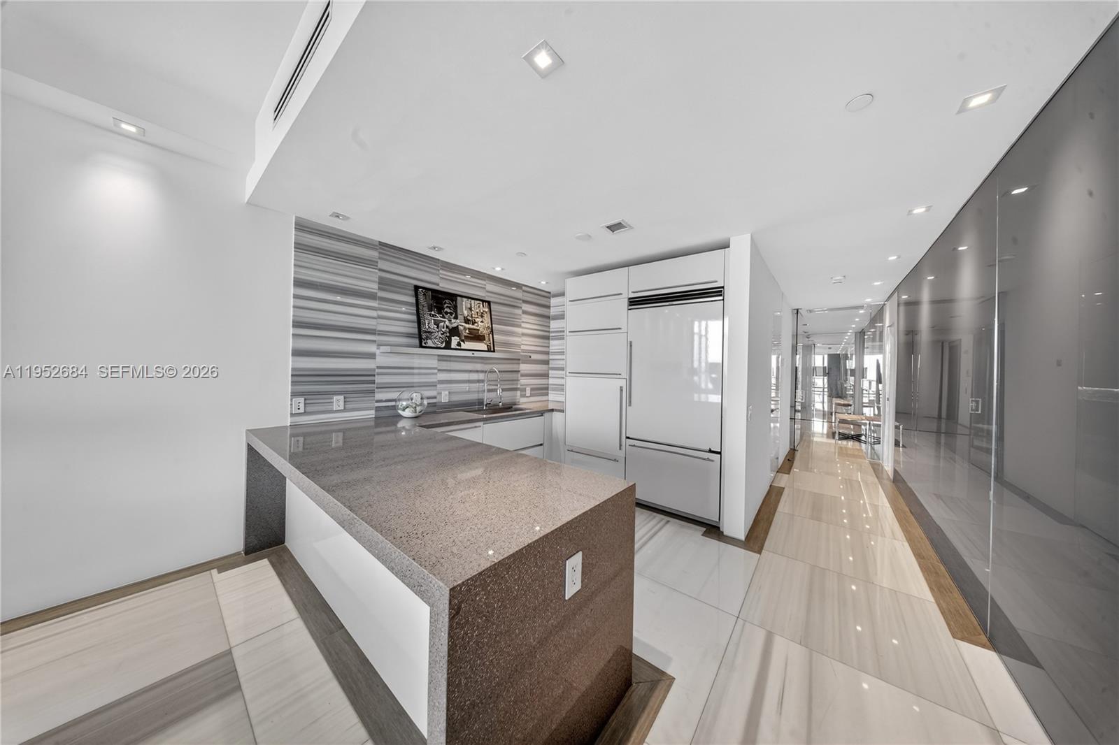 MARQUIS CONDO - Residential