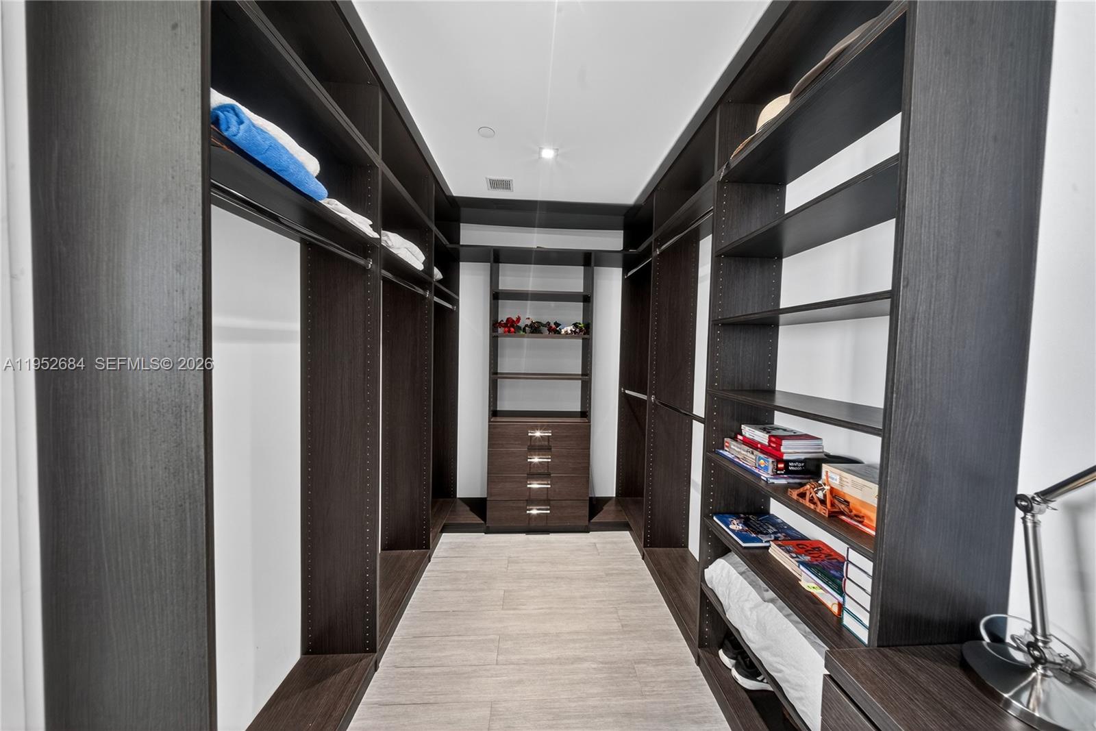 MARQUIS CONDO - Residential