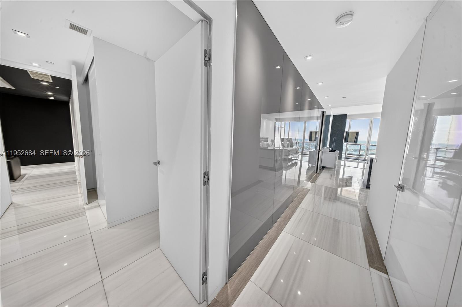 MARQUIS CONDO - Residential