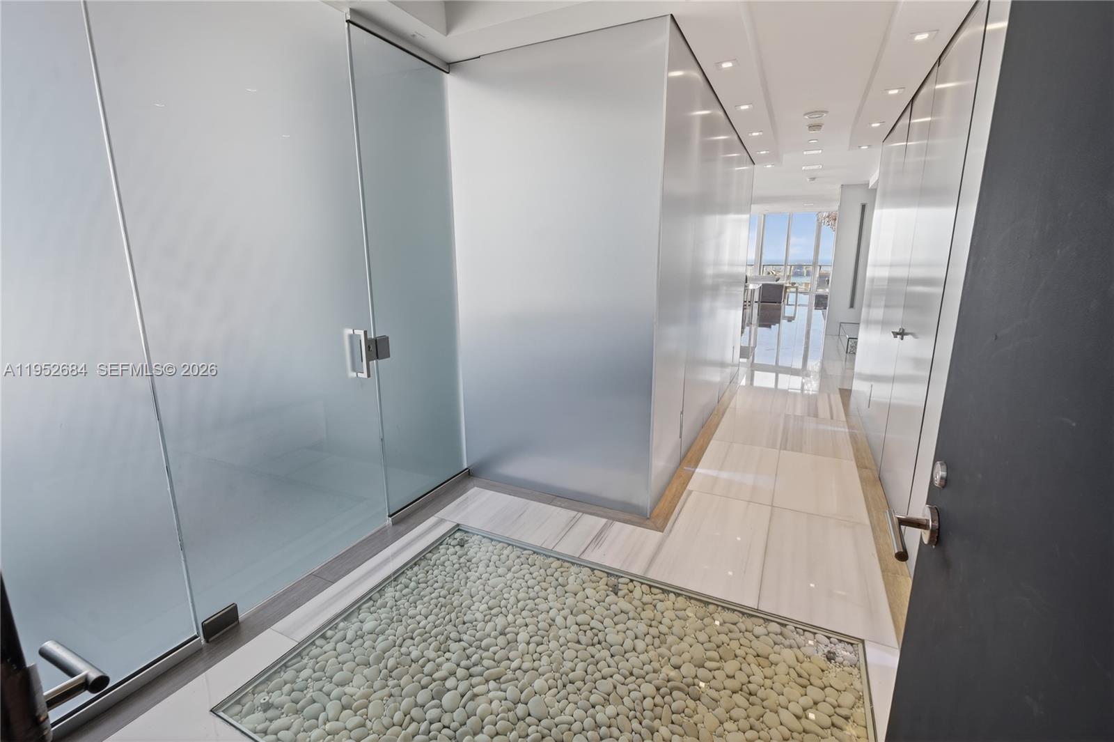 MARQUIS CONDO - Residential