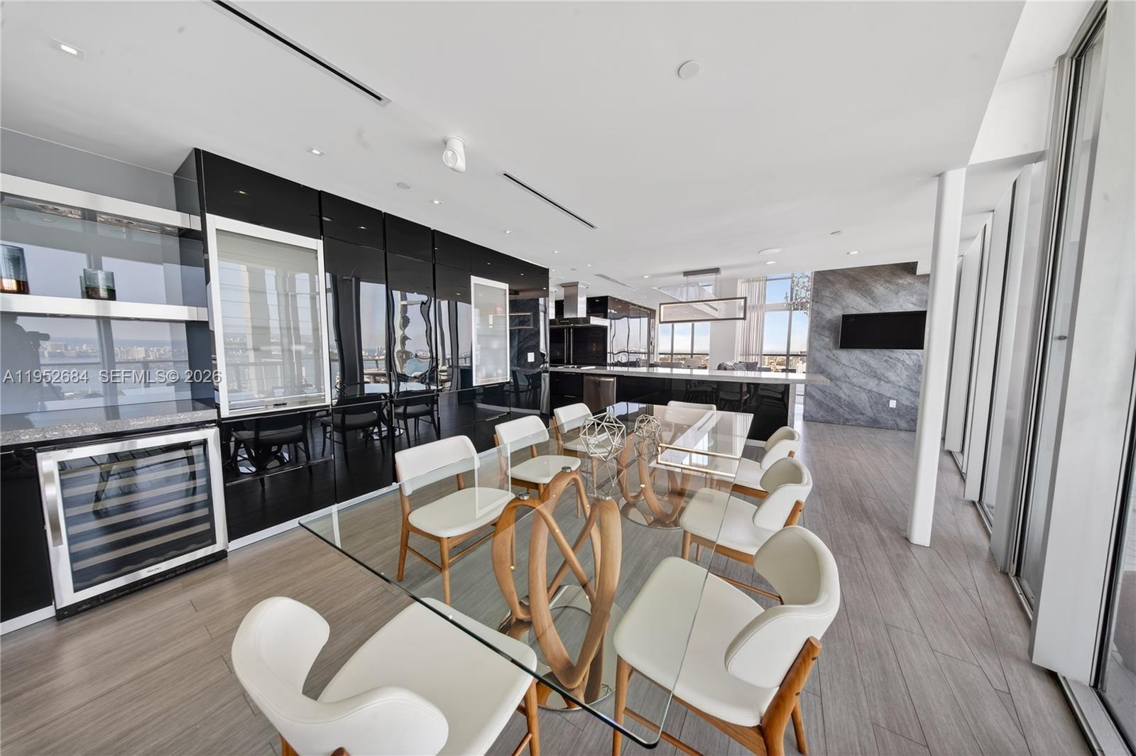 MARQUIS CONDO - Residential