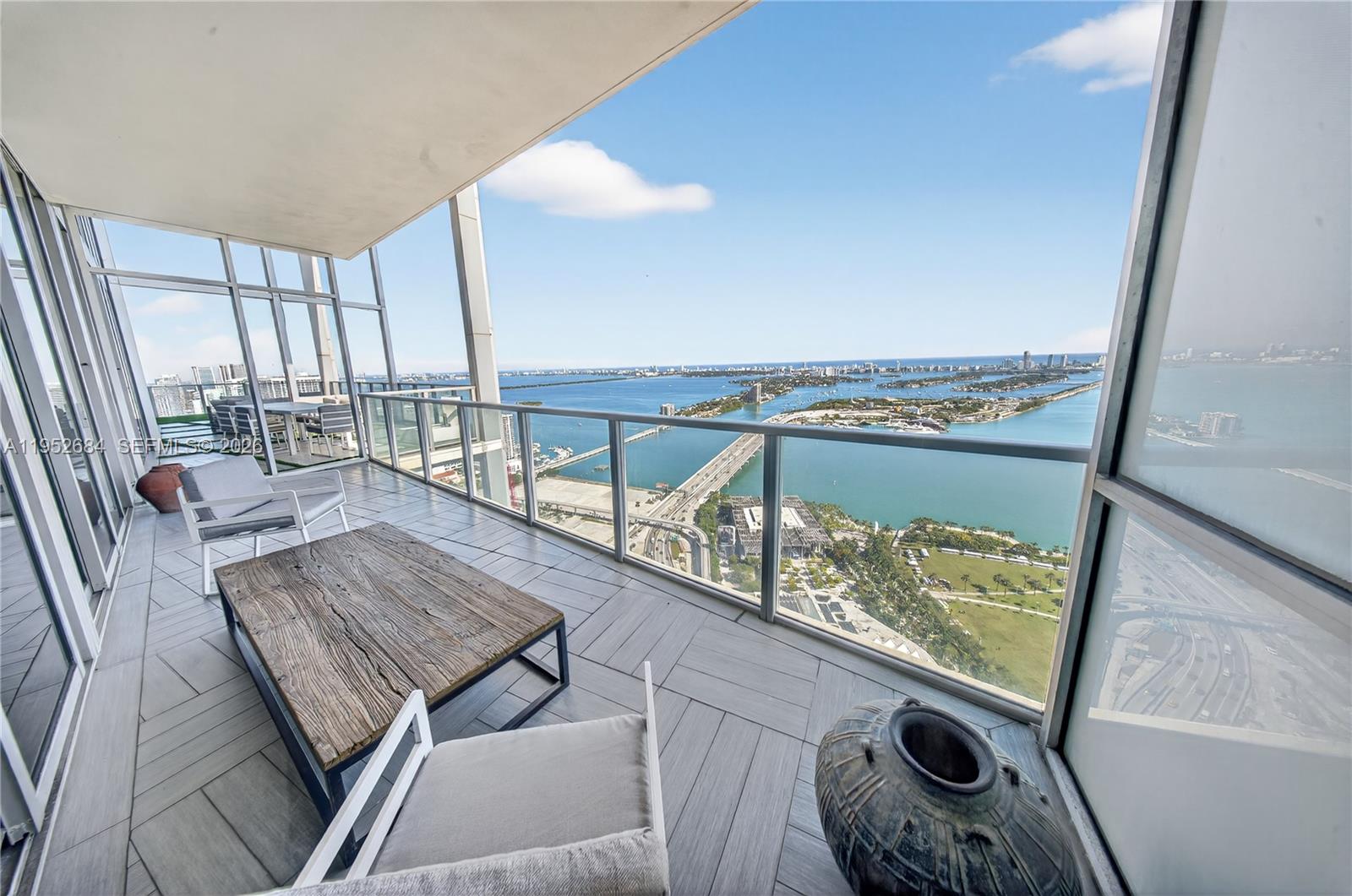 MARQUIS CONDO - Residential