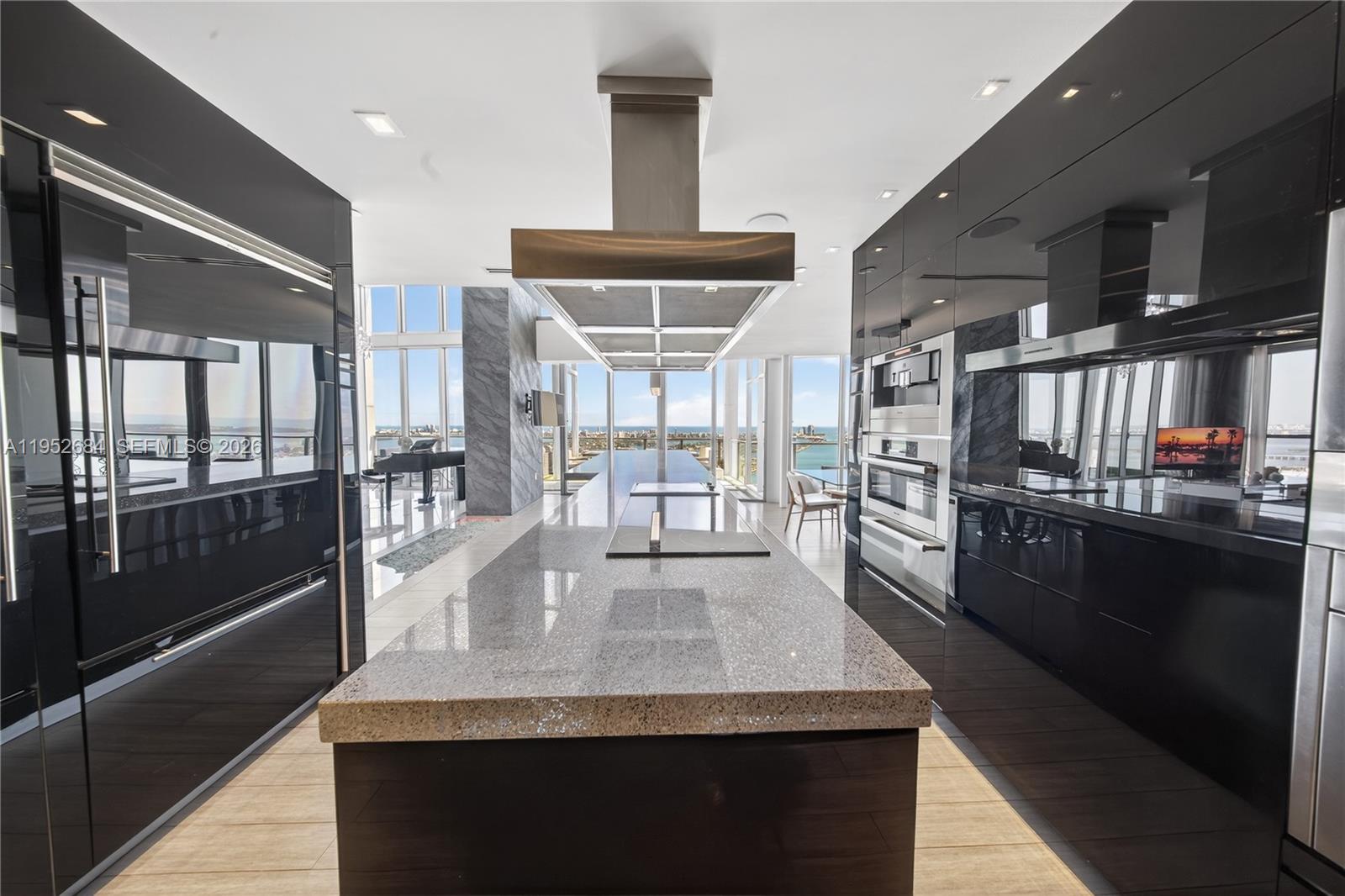 MARQUIS CONDO - Residential