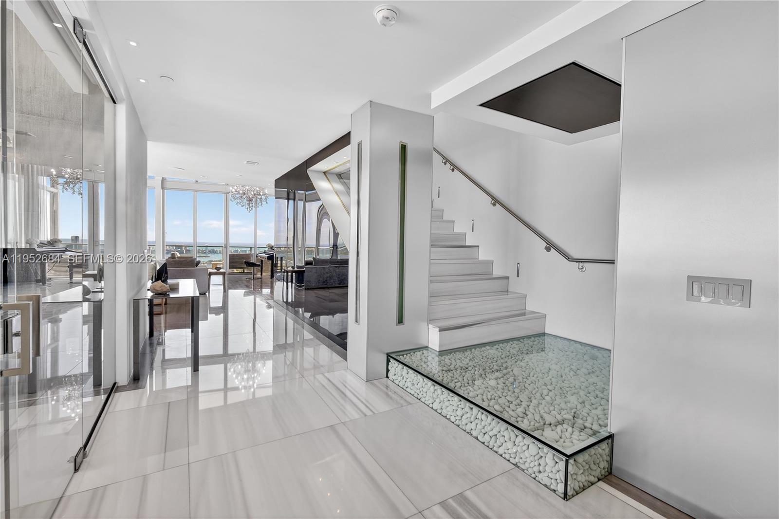 MARQUIS CONDO - Residential