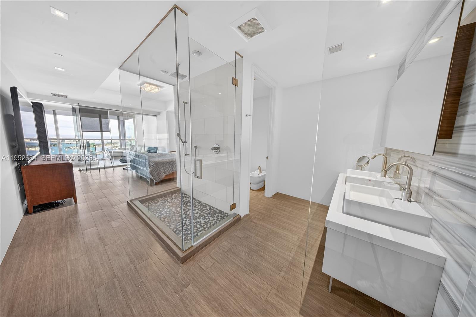 MARQUIS CONDO - Residential