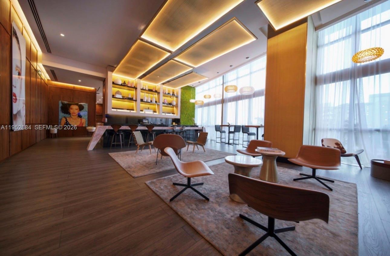 MARQUIS CONDO - Residential