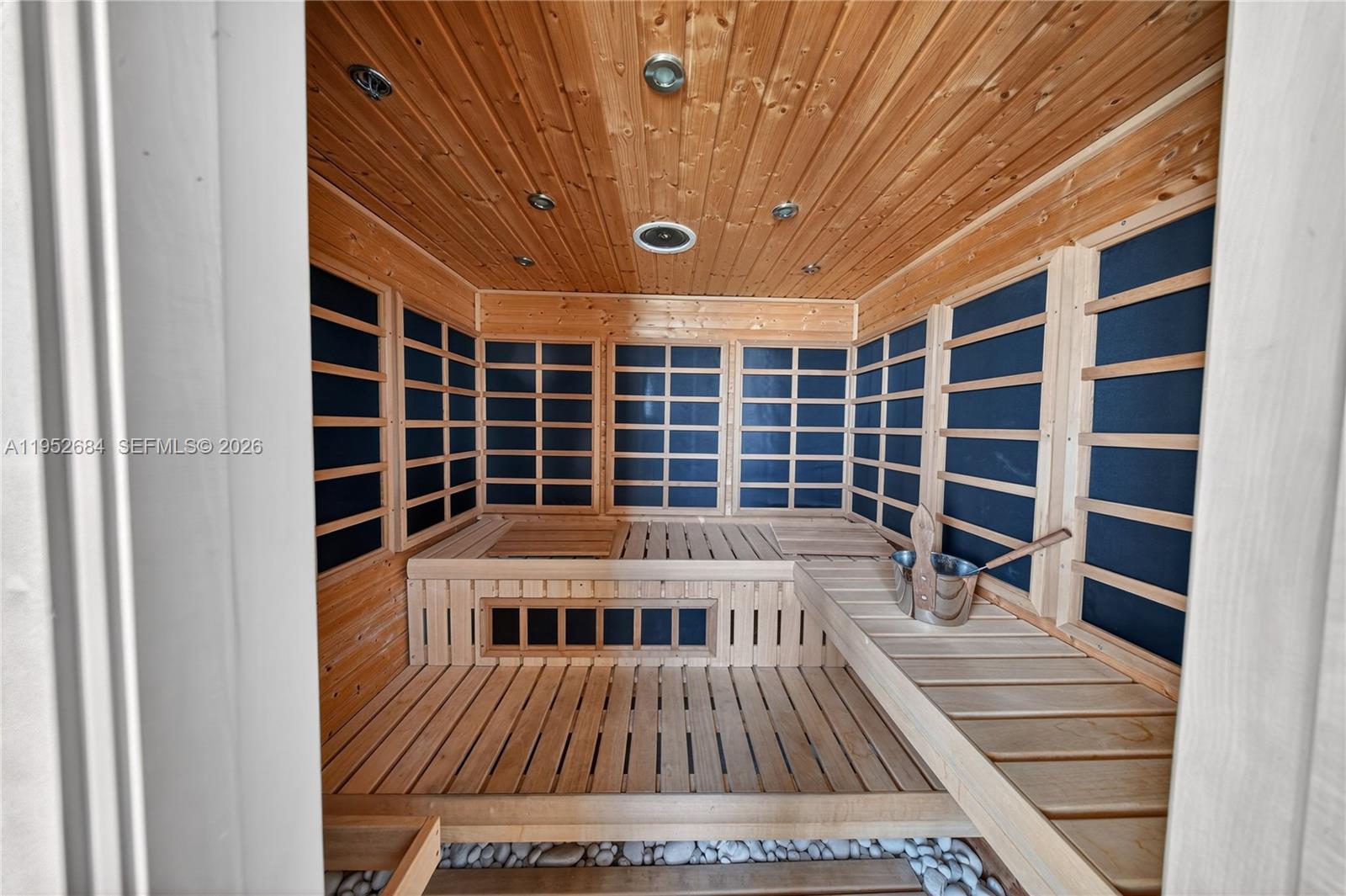 MARQUIS CONDO - Residential