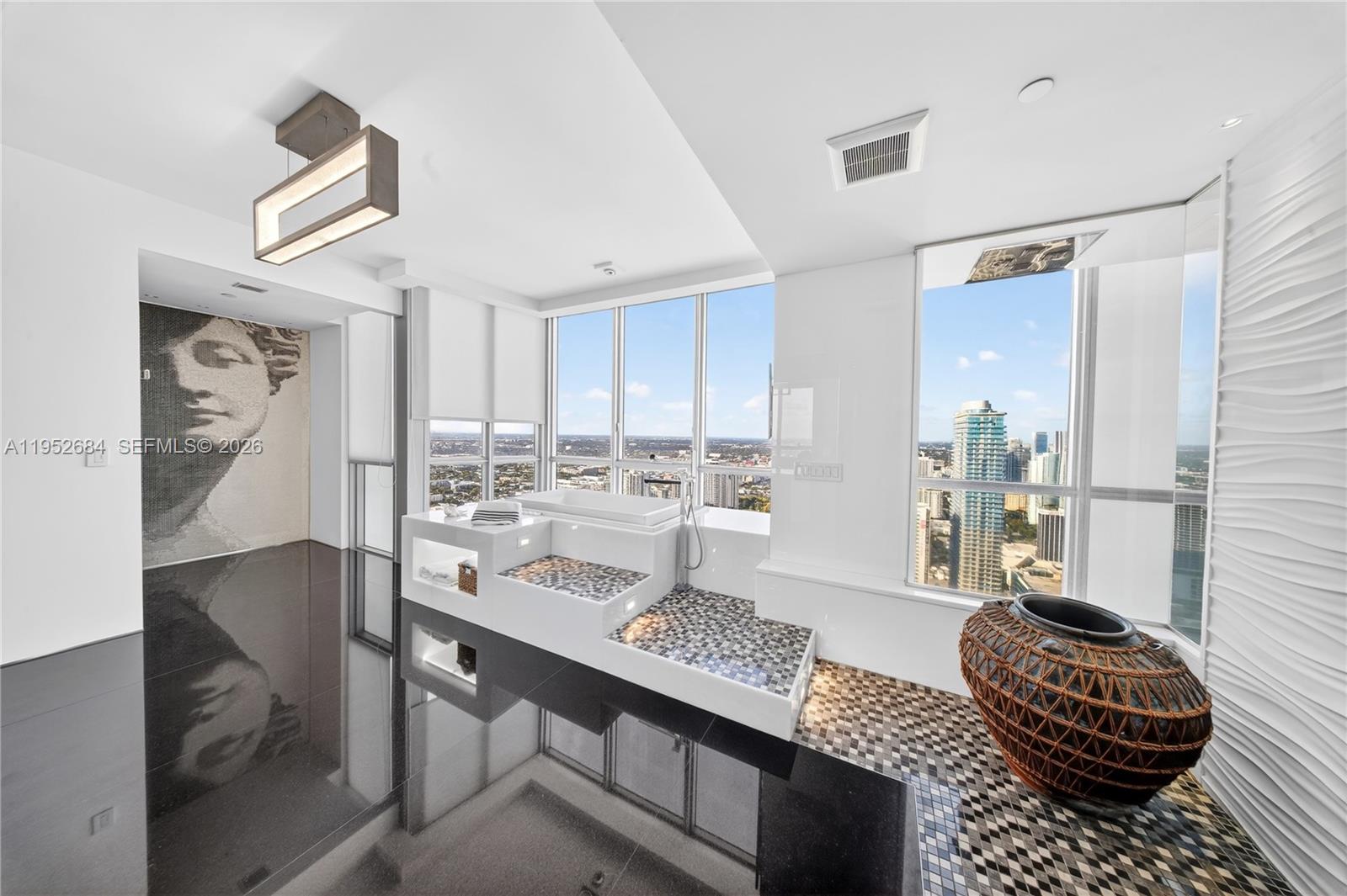 MARQUIS CONDO - Residential