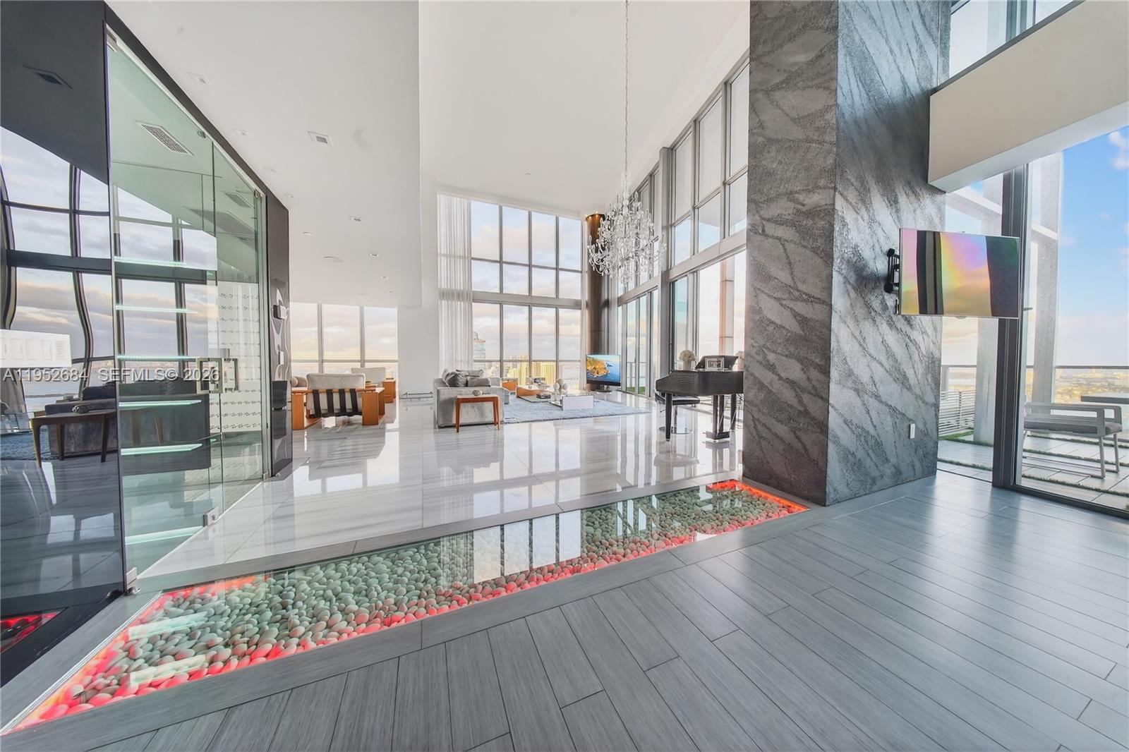 MARQUIS CONDO - Residential