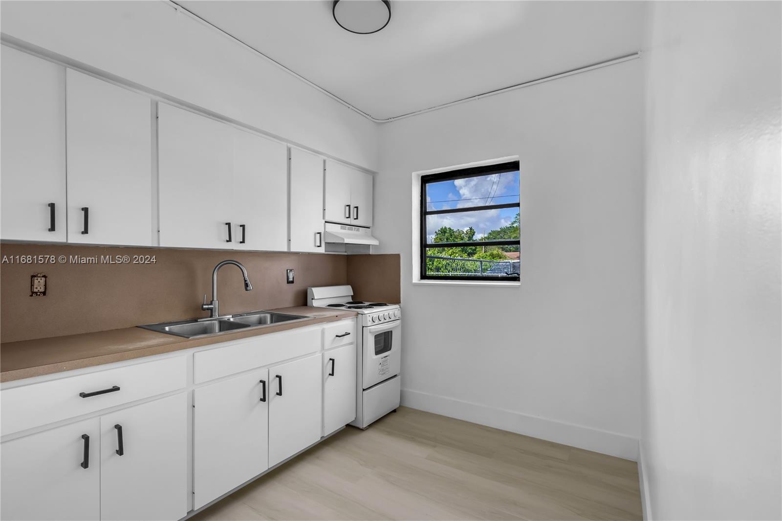 MC CALL PARK - Residential Income