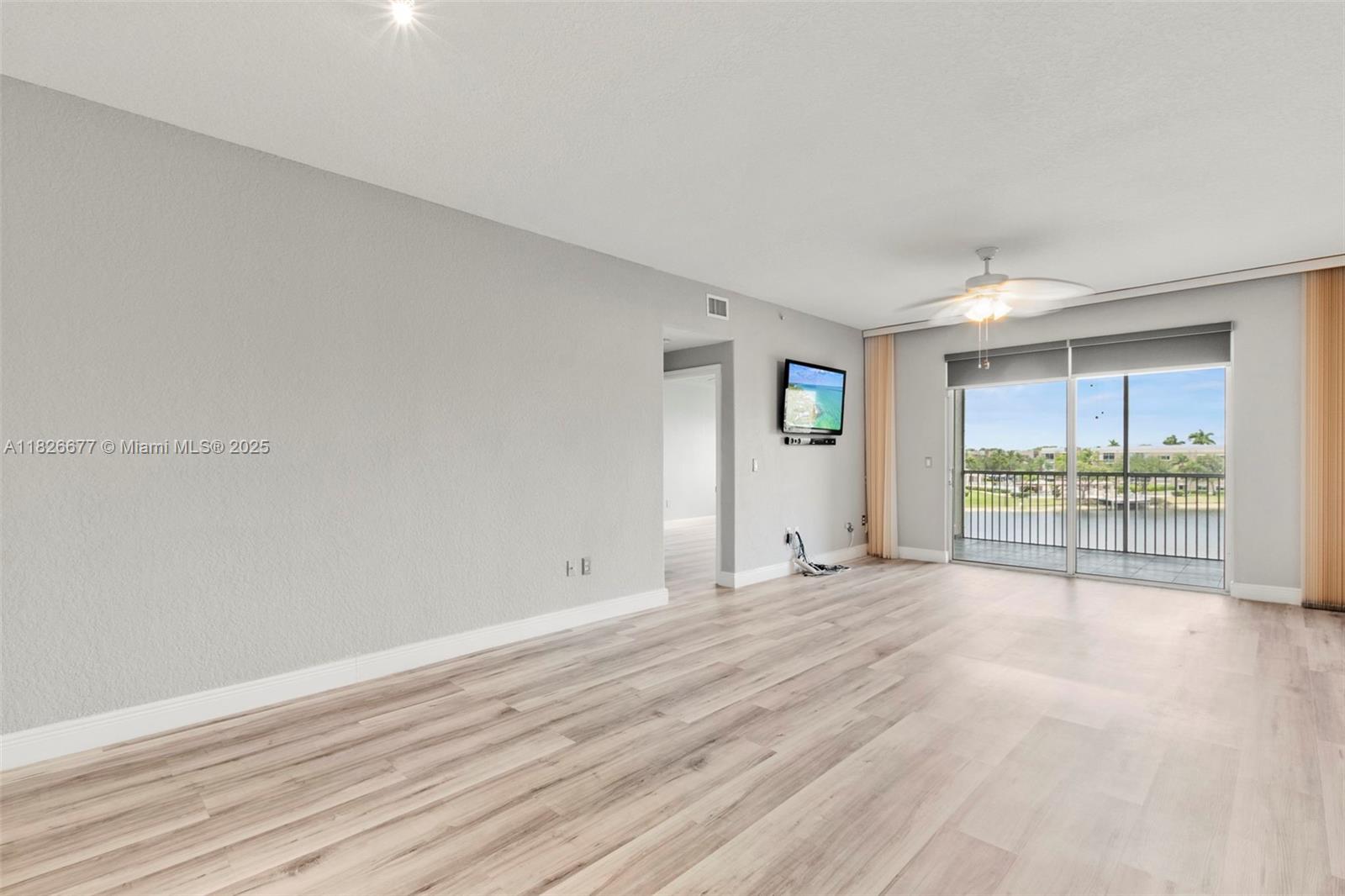 SOUTHAMPTON CONDOMINIUM F - Residential