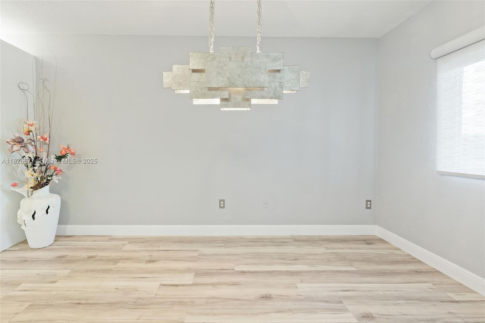 SOUTHAMPTON CONDOMINIUM F - Residential