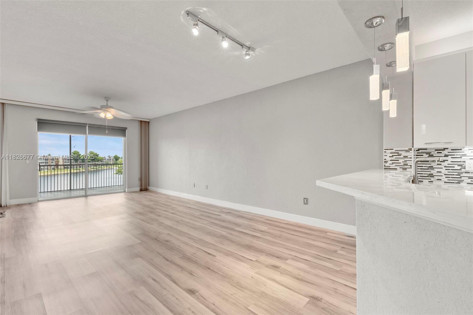 SOUTHAMPTON CONDOMINIUM F - Residential