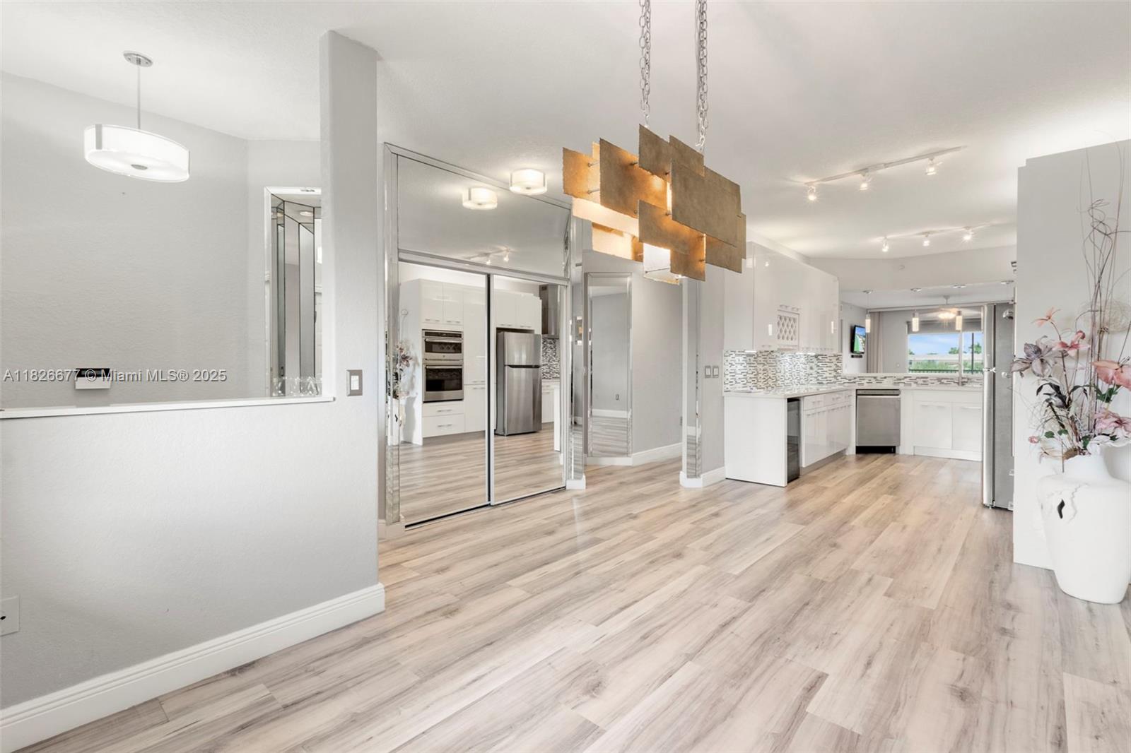 SOUTHAMPTON CONDOMINIUM F - Residential