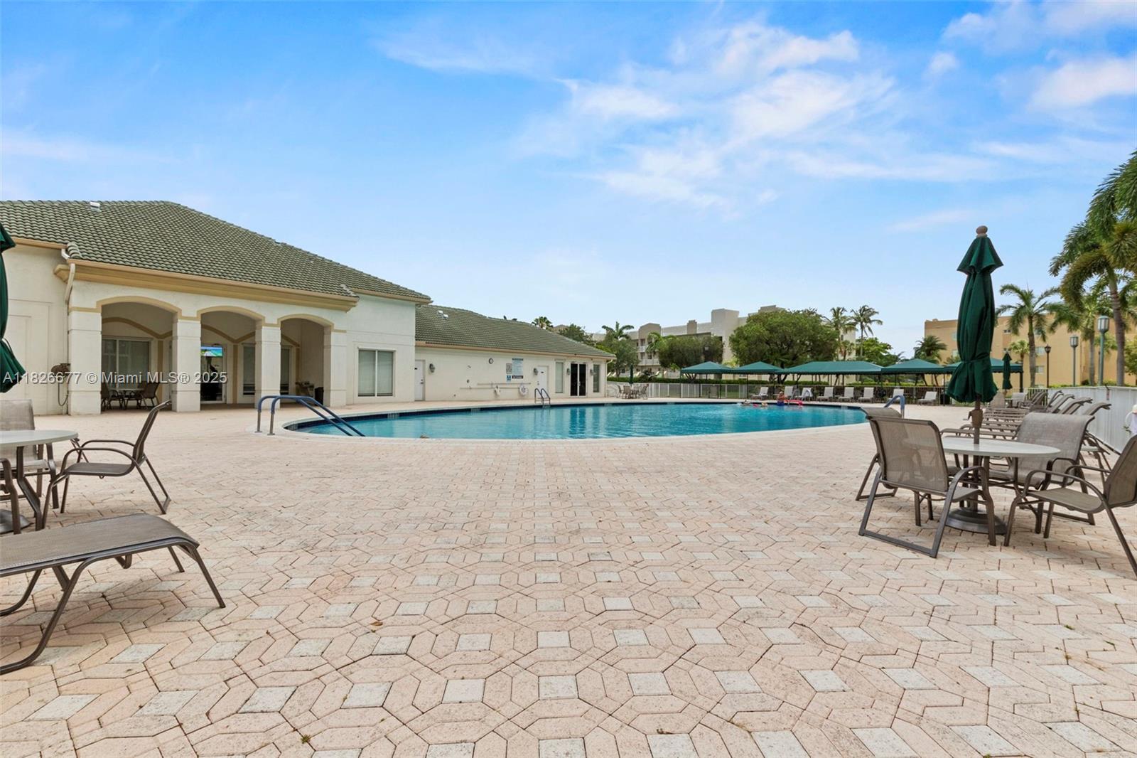 SOUTHAMPTON CONDOMINIUM F - Residential