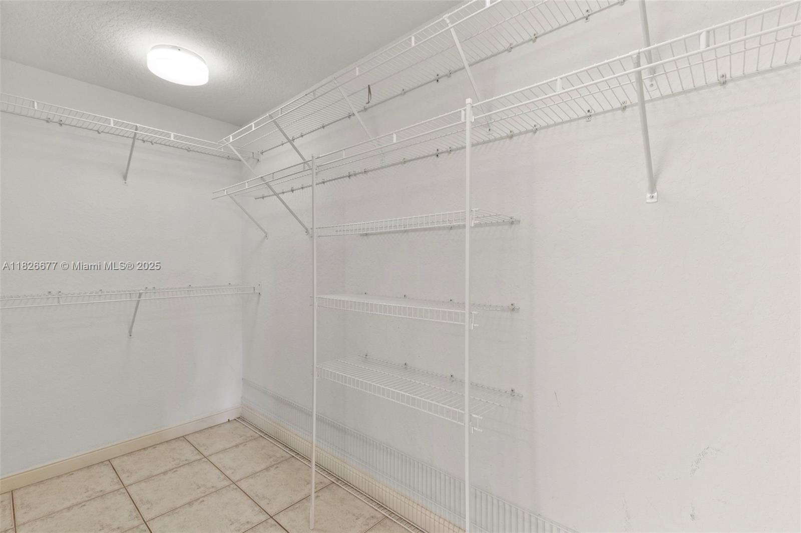 SOUTHAMPTON CONDOMINIUM F - Residential