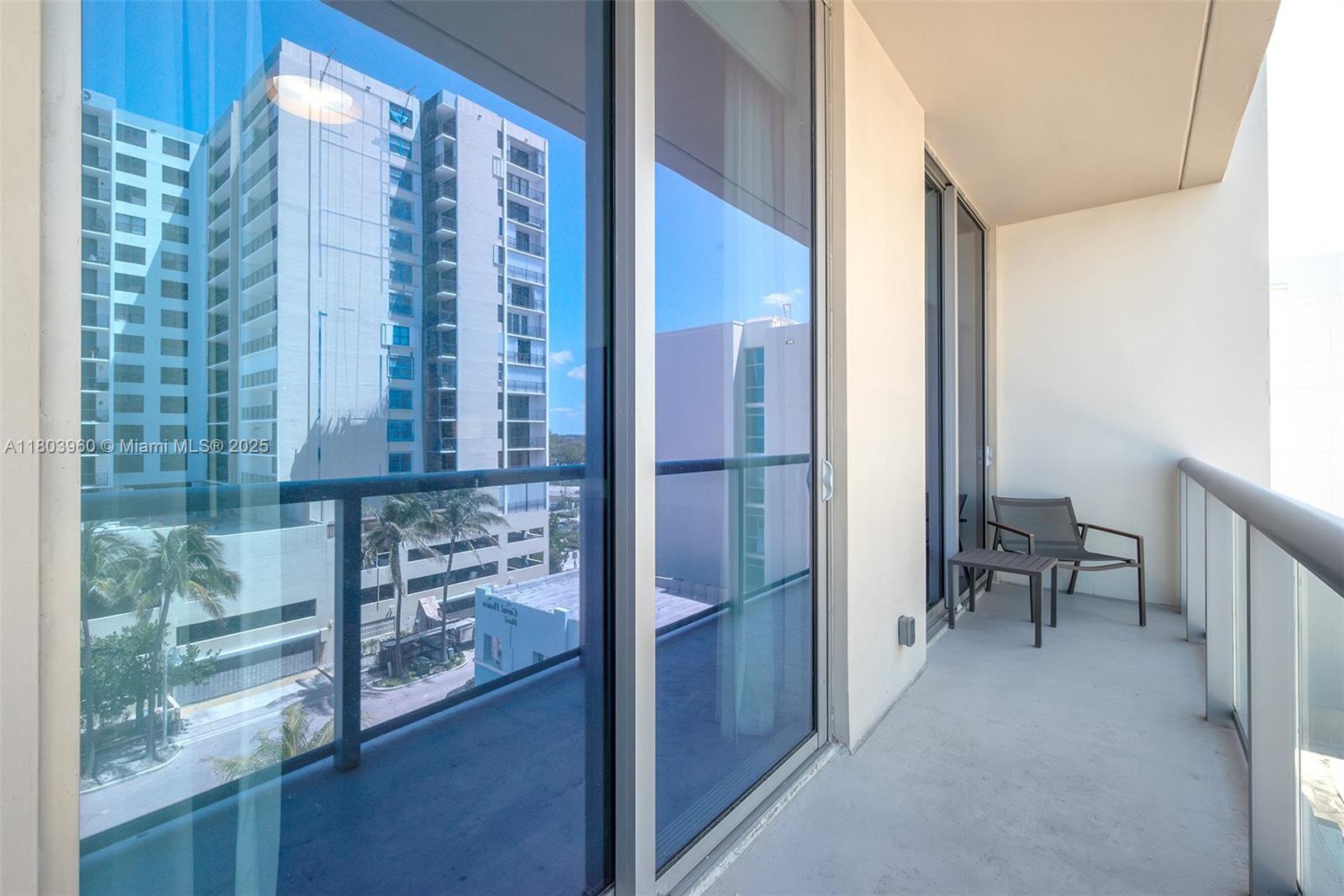 COSTA HOLLYWOOD CONDO - Residential