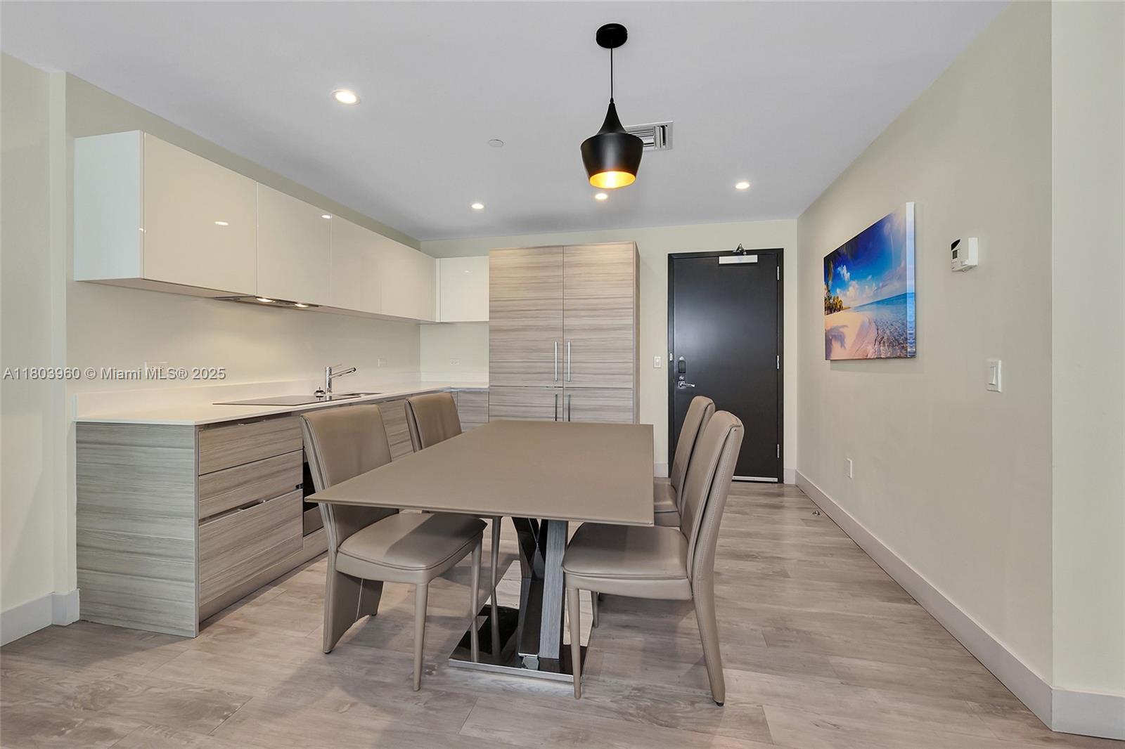 COSTA HOLLYWOOD CONDO - Residential
