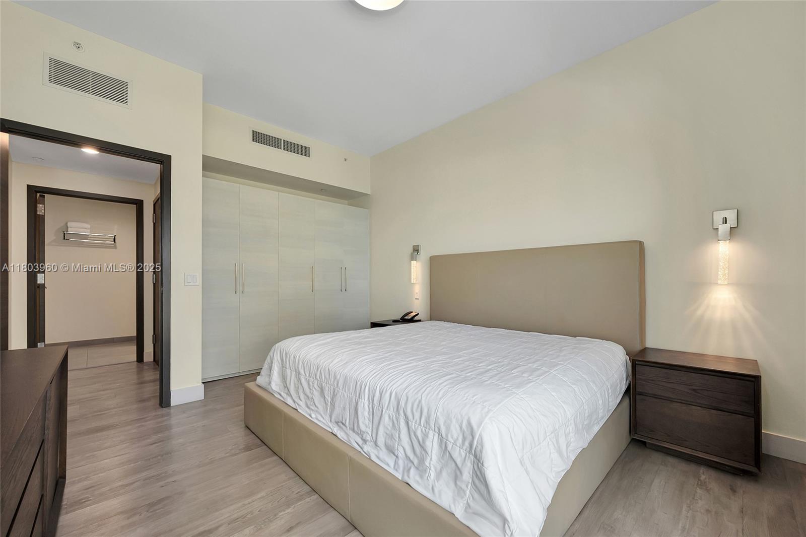 COSTA HOLLYWOOD CONDO - Residential
